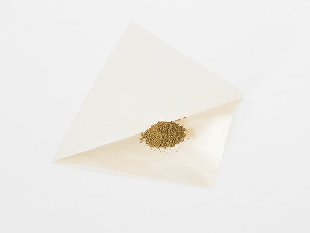 金箔切廻四号色1g、金上色消粉四号色1ｇ　金沢　箔座 金上色消粉四号色 | 箔座オンラインショップ